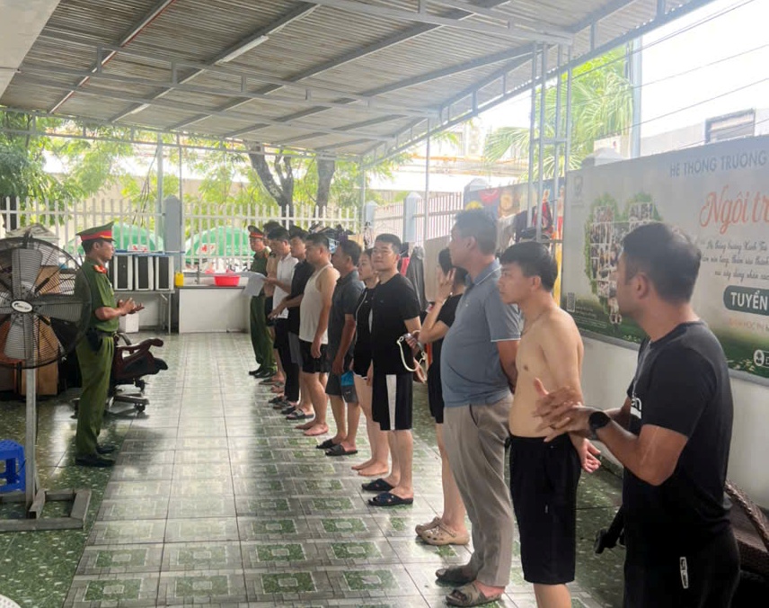 Công an phường Thủy Nguyên: Chủ động tập huấn bơi lội chuẩn bị kiểm tra thể lực năm 2026